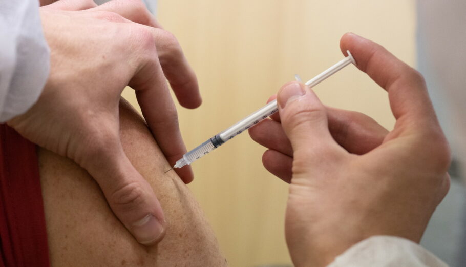 Εμβόλια © EPA/CAROLINE BLUMBERG