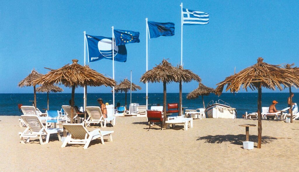 Οι 652 παραλίες της Ελλάδας με Γαλάζιες Σημαίες