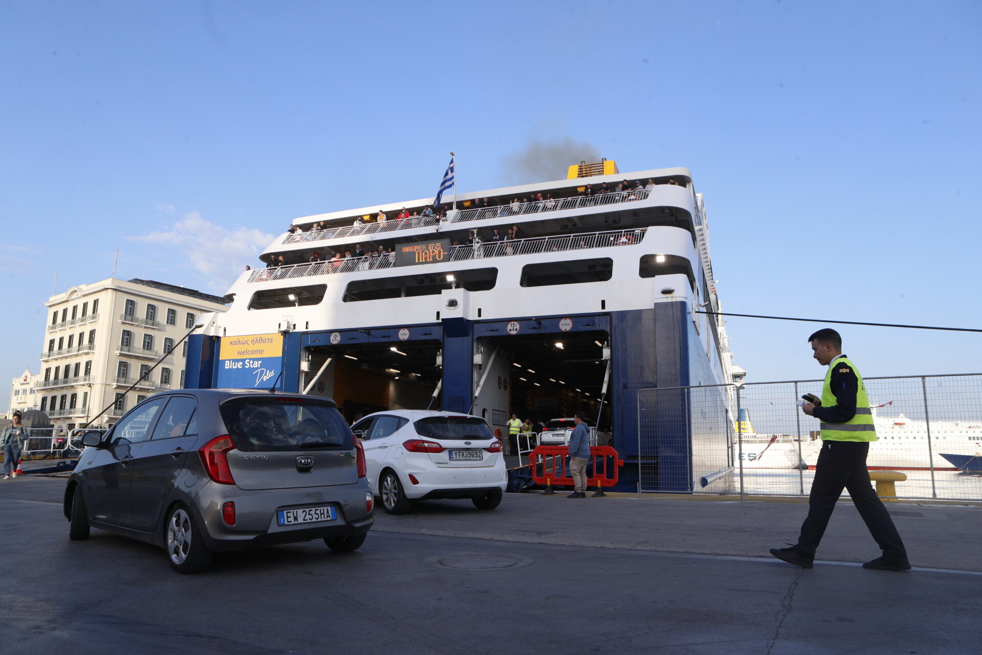 Αυτοκίνητα στο λιμάνι © Eurokinissi
