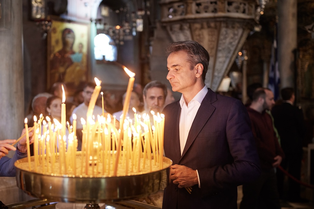 Μητσοτάκης: Η σκέψη μας στους ενστόλους που αγωνίζονται για την ασφάλειά μας