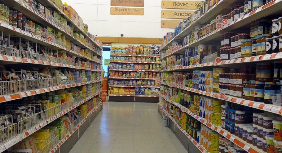 Ακριβότερα 22% πληρώνουν οι Έλληνες βασικά προϊόντα πολυεθνικών