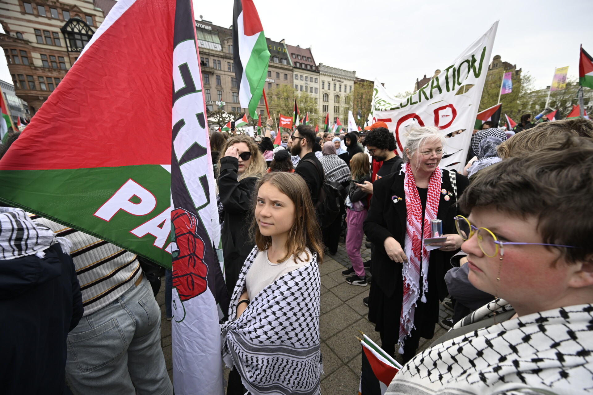 Η Γκρέτα Τούνμπεργκ στη διαδήλωση στο Μάλμε © EPA/JOHAN NILSSON SWEDEN OUT