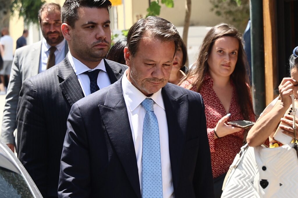 Παραδόθηκε στην Αστυνομία ο Απόστολος Λύτρας