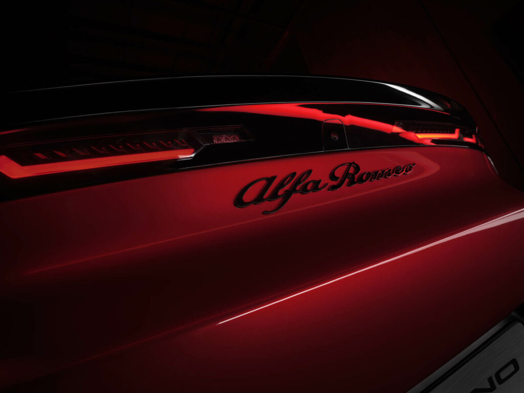 H Alfa Romeo θέλει να κατασκευάσει ένα μεγάλο σπορ SUV