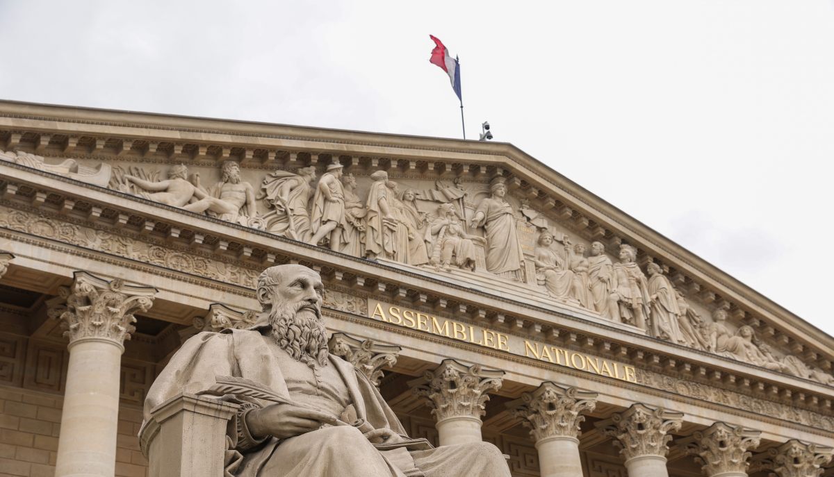 DW: Ρεκόρ συμμετοχής αναμένεται στις γαλλικές εκλογές