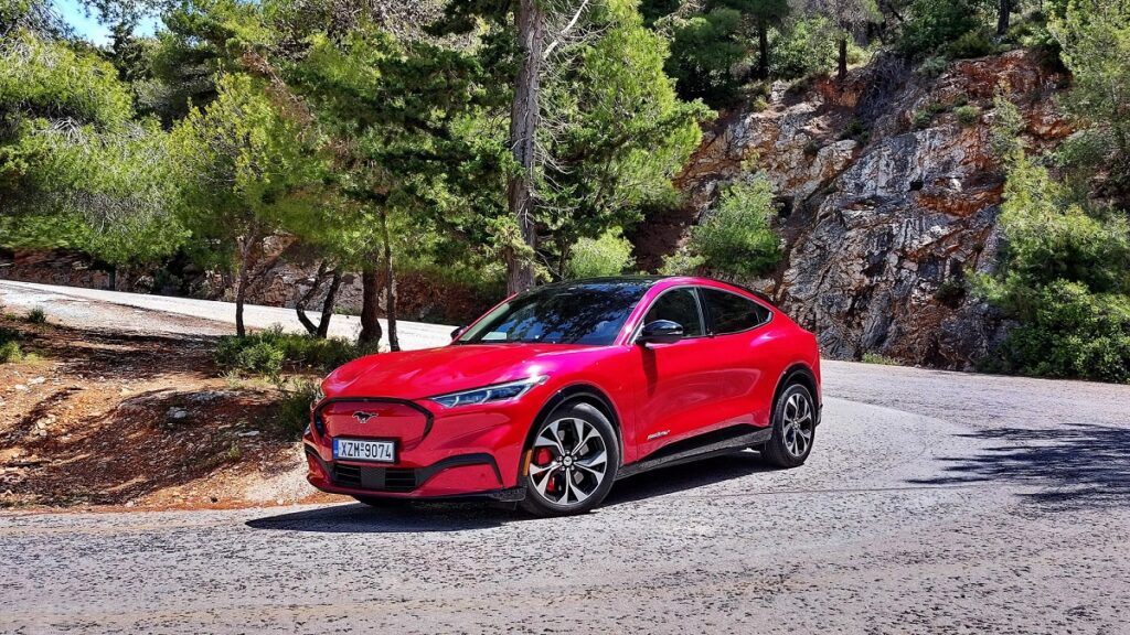 Δοκιμάζουμε την τετρακίνητη Ford Mustang Mach-E AWD Extended Range