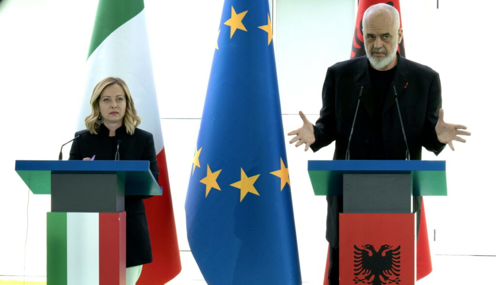 Τζόρτζια Μελόνι και Έντι Ράμα © EPA/FIIPPO ATTILI / CHIGI PALACE PRESS OFFICE