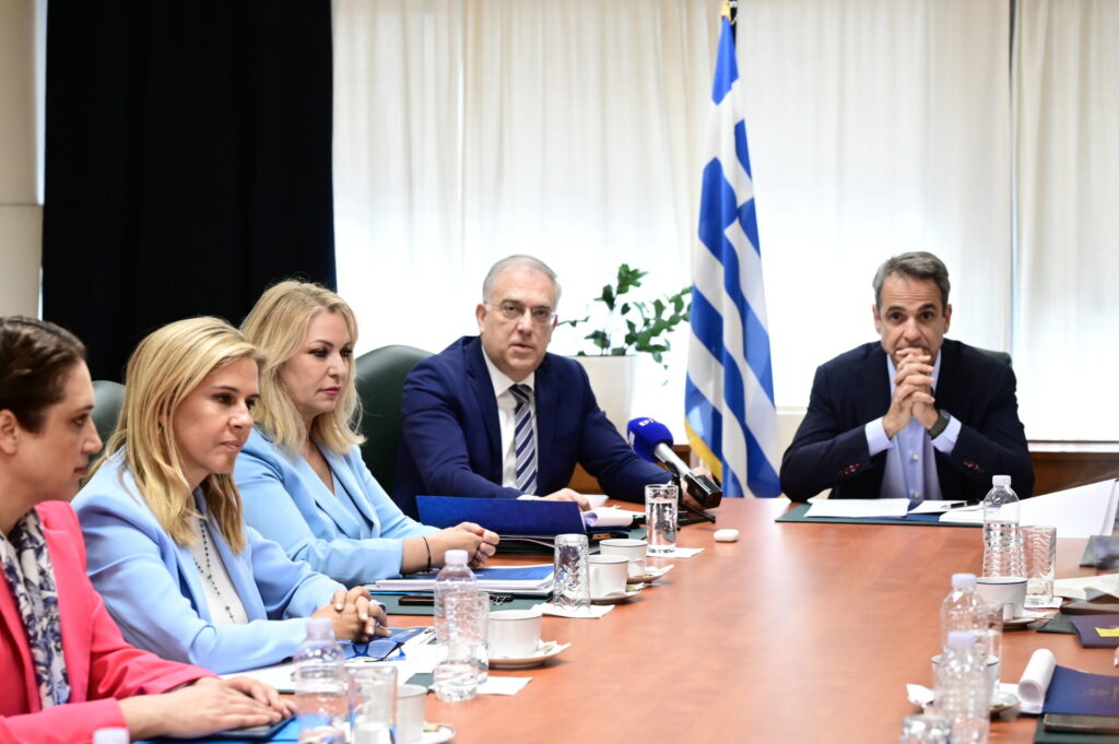 Συνάντηση Μητσοτάκη με Θεοδωρικάκο στο Υπ. Ανάπτυξης © Eurokinissi