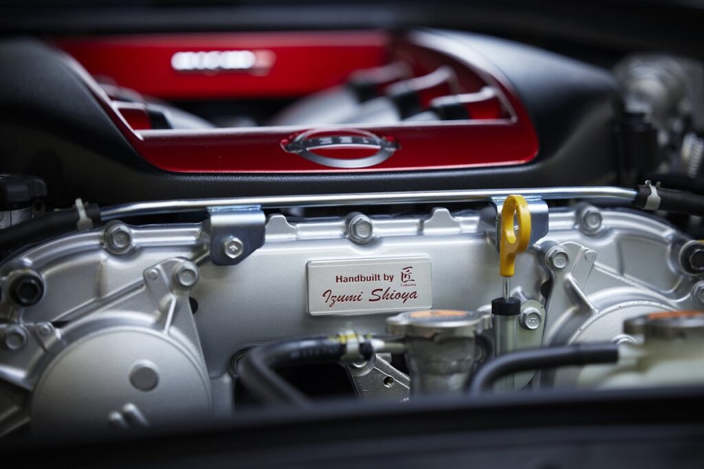 Η Nissan «παγώνει» την εξέλιξη κινητήρων εσωτερικής καύσης