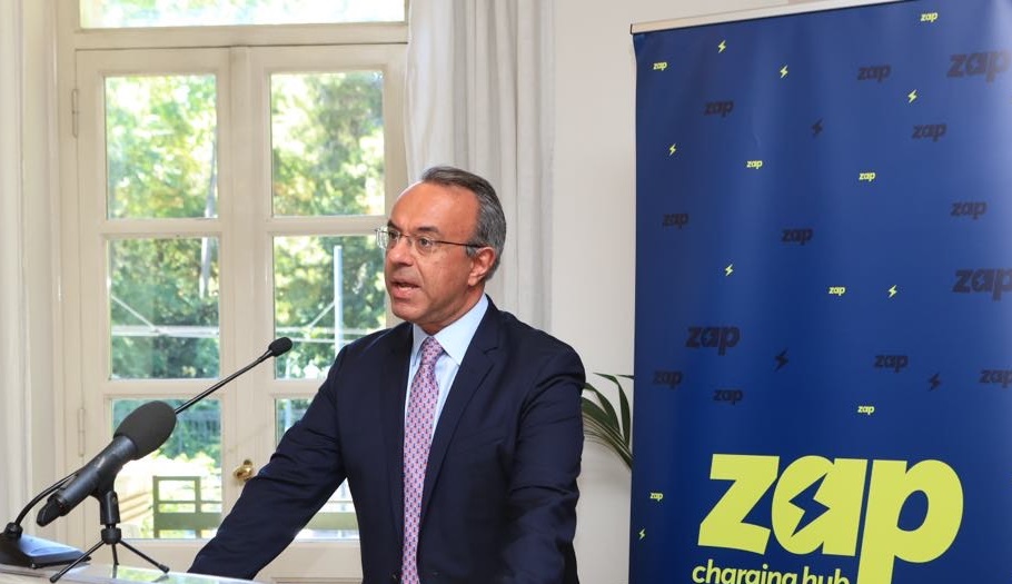 Σταϊκούρας: Επιπλέον κίνητρα στους ιδιοκτήτες ταξί για ηλεκτρικά οχήματα