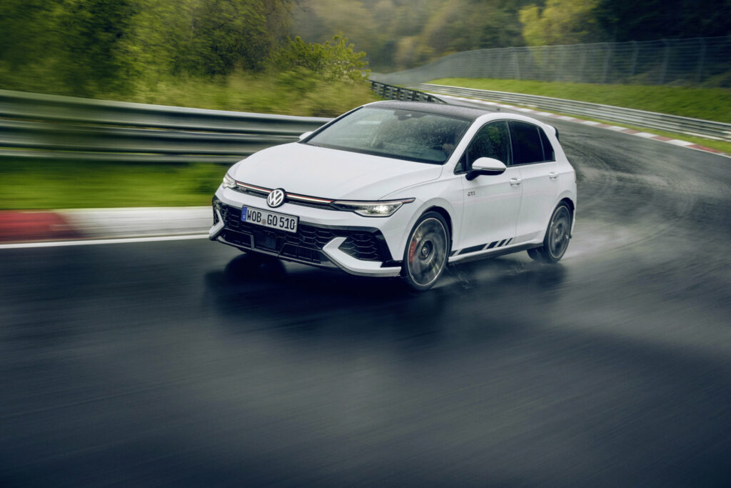 Αυτό είναι το νέο “καυτό” Volkswagen Golf GTI Clubsport
