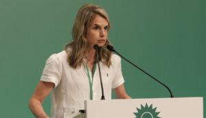 Aποστολάκη: Όσο παραμένει η ΝΔ στην εξουσία τόσο πιο ευάλωτοι είναι οι δανειολήπτες
