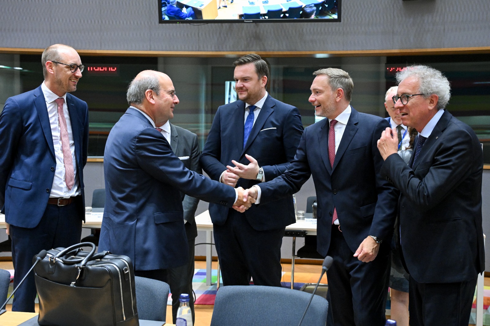 ECOFIN: Η Ελλάδα φτάνει στο 50% της απορρόφησης από το ΤΑΑ