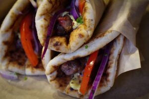 Souvlaki Index: Ο χάρτης με τις τιμές στο σουβλάκι σε όλη την Ελλάδα