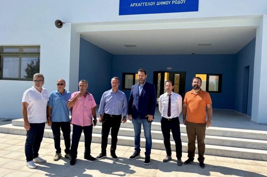 Σταϊκούρας: Επίσκεψη σε σχολικές εγκαταστάσεις σε Ρόδο, Σύμη