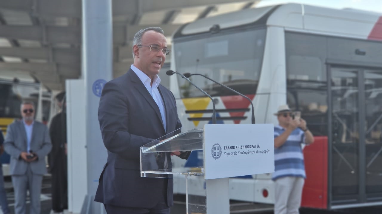 O Χρήστος Σταϊκούρας, στα εγκαίνια λειτουργίας του Σταθμού Φόρτισης Ηλεκτρικών Λεωφορείων του ΟΑΣΘ στο Αμαξοστάσιο της Σταυρούπολης@ΔΤ