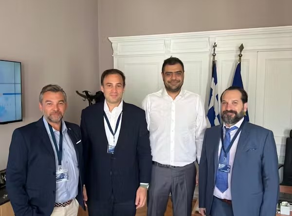 Το ΔΣ του Stama με τον κυβερνητικό εκπρόσωπο Παύλο Μαρινάκη @ΔΤ Stama
