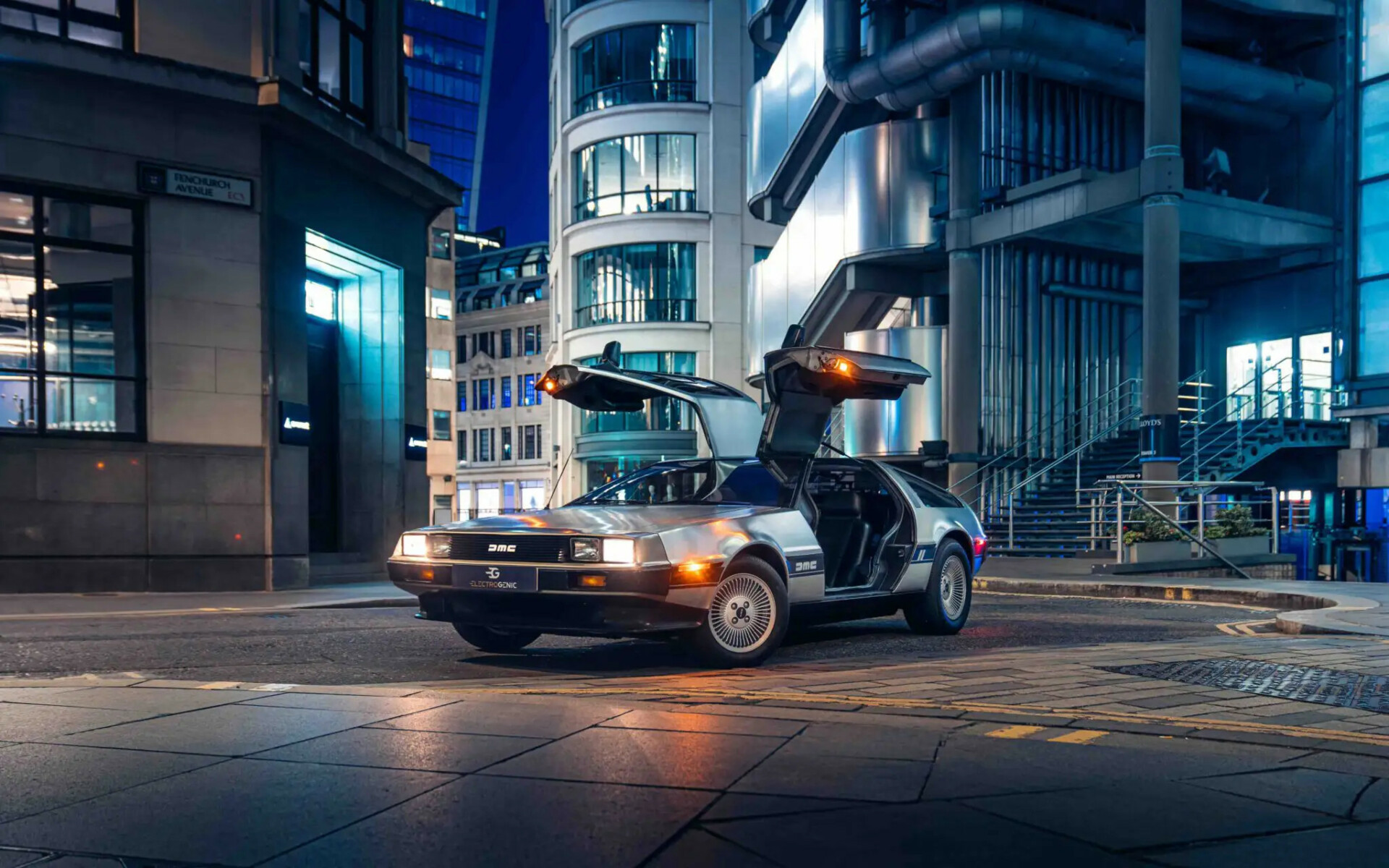 Επιστροφή στο μέλλον με τo ηλεκτρικό DeLorean DMC 12