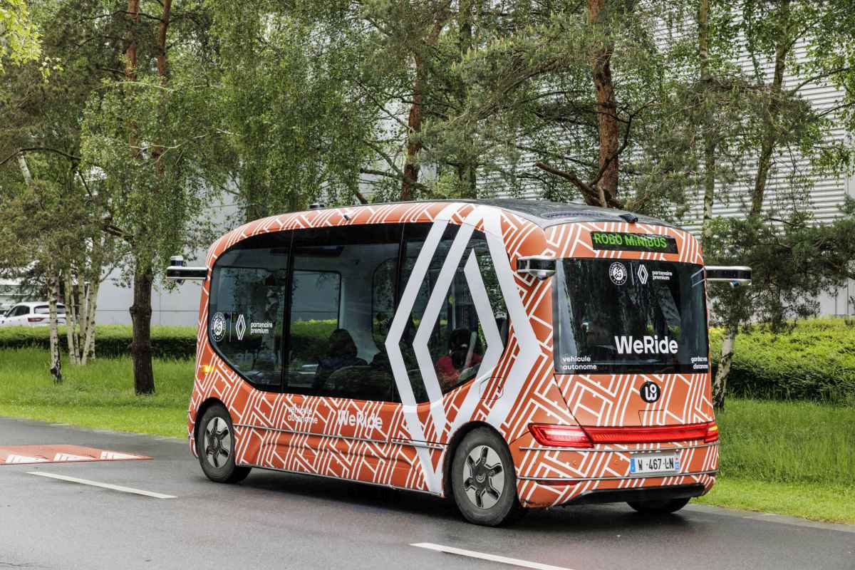 H Renault υποστηρίζει τις αυτόνομες δημόσιες μετακινήσεις
