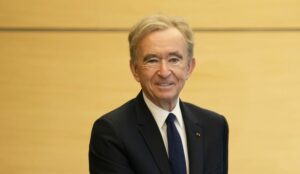 Ο Μπερνάρ Αρνό σε “μελαγχολία πολυτέλειας”