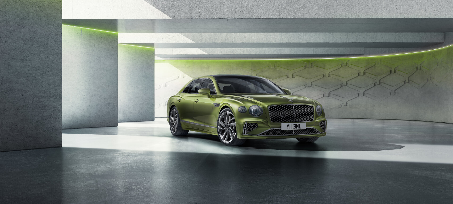 Η νέα Bentley Flying Spur είναι το πολυτελές sport sedan με τις επιδόσεις supercar