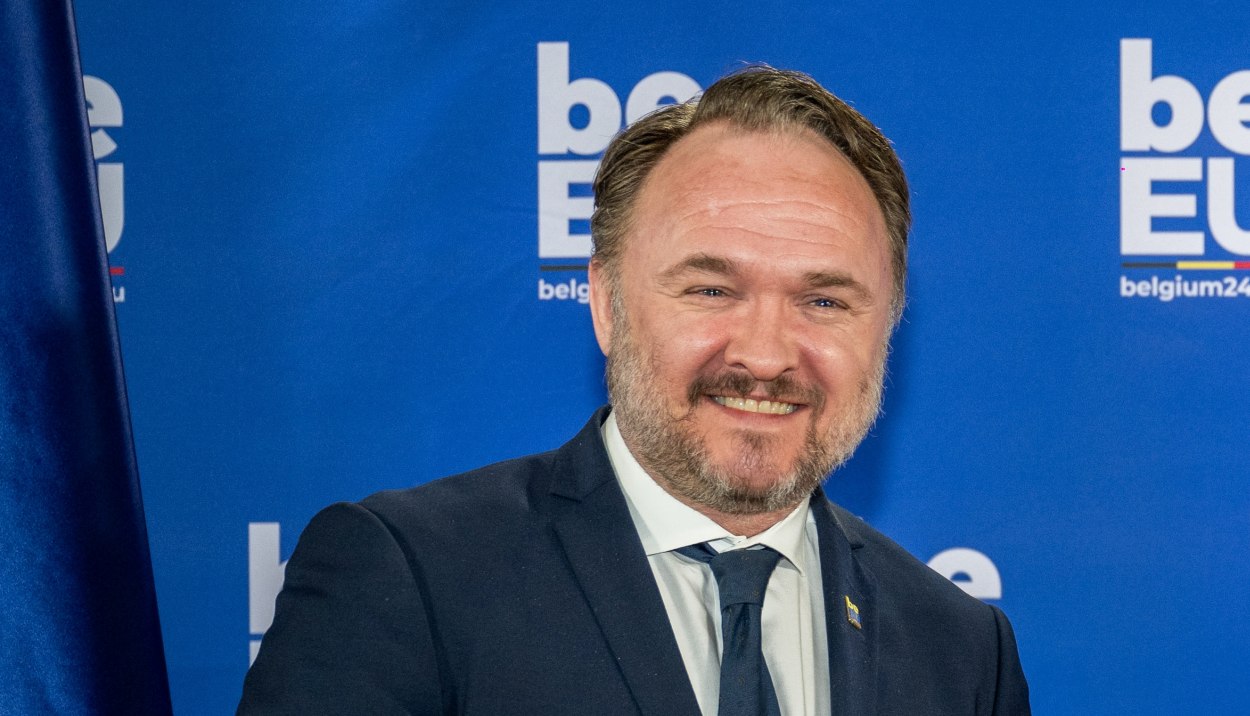 ΕΕ: Εξετάζει μέτρα για υποχρεωτικά αποθέματα αεροπορικών καυσίμων