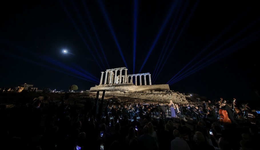 Metlen: Εμβληματική φωταγώγηση του Ναού του Ποσειδώνα στο Σούνιο