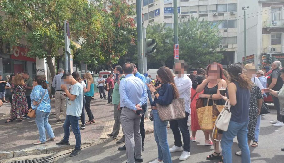 Εκκενώθηκε το ΥΠΑΑΤ. Άνδρας απειλεί να αυτοκτονήσει © powergame.gr