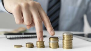 ΕΛΣΤΑΤ: Στο 2% ο πληθωρισμός στην Ελλάδα τον Οκτώβριο, αυξήσεις σε ενοίκια και κρέας