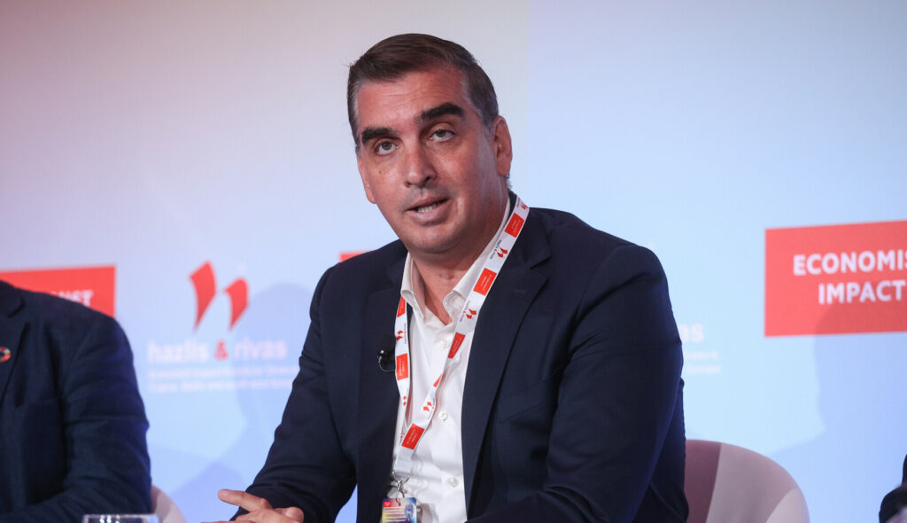 Η κόντρα Κωνσταντάτου με τους δημάρχους Αλίμου και Γλυφάδας για την επένδυση στο Ελληνικό, το νέο έργο του AKTOR που ανεβάζει το ανεκτέλεστο και η βαθμολογία των εισηγμένων