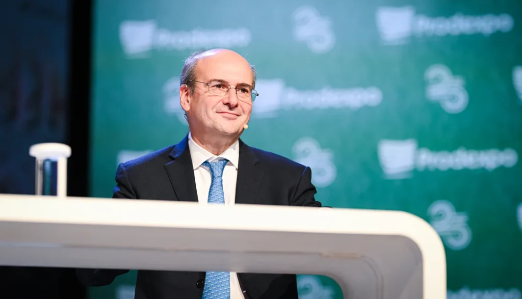 Χατζηδάκης: Σε Holding η αξιοποίηση 1.000 ακινήτων της ΕΤΑΔ