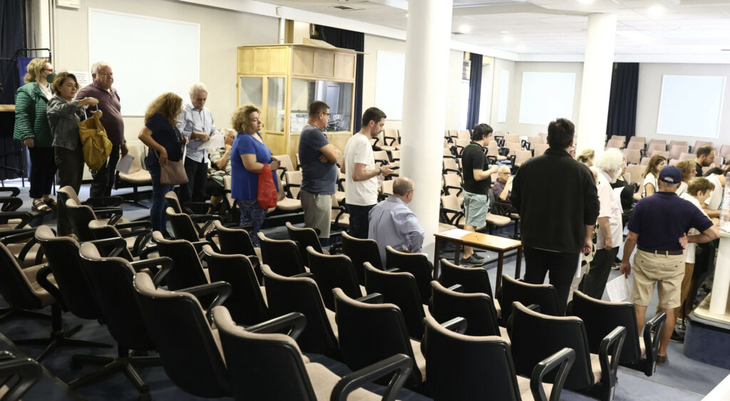 Εκλογές ΠΑΣΟΚ: Ψήφισαν πάνω από 234.000, πιθανή η παράταση