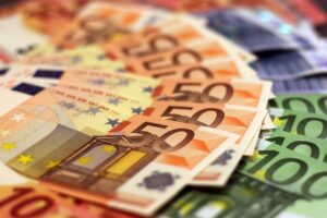 e-ΕΦΚΑ & ΔΥΠΑ: Ποιοι θα δουν χρήματα στους λογαριασμούς τους έως τις 9 Μαΐου