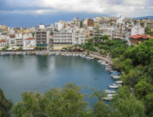 Κρήτη: Επενδυτικός πυρετός για νέες τουριστικές μονάδες και υψηλές προσδοκίες για τη φετινή σεζόν