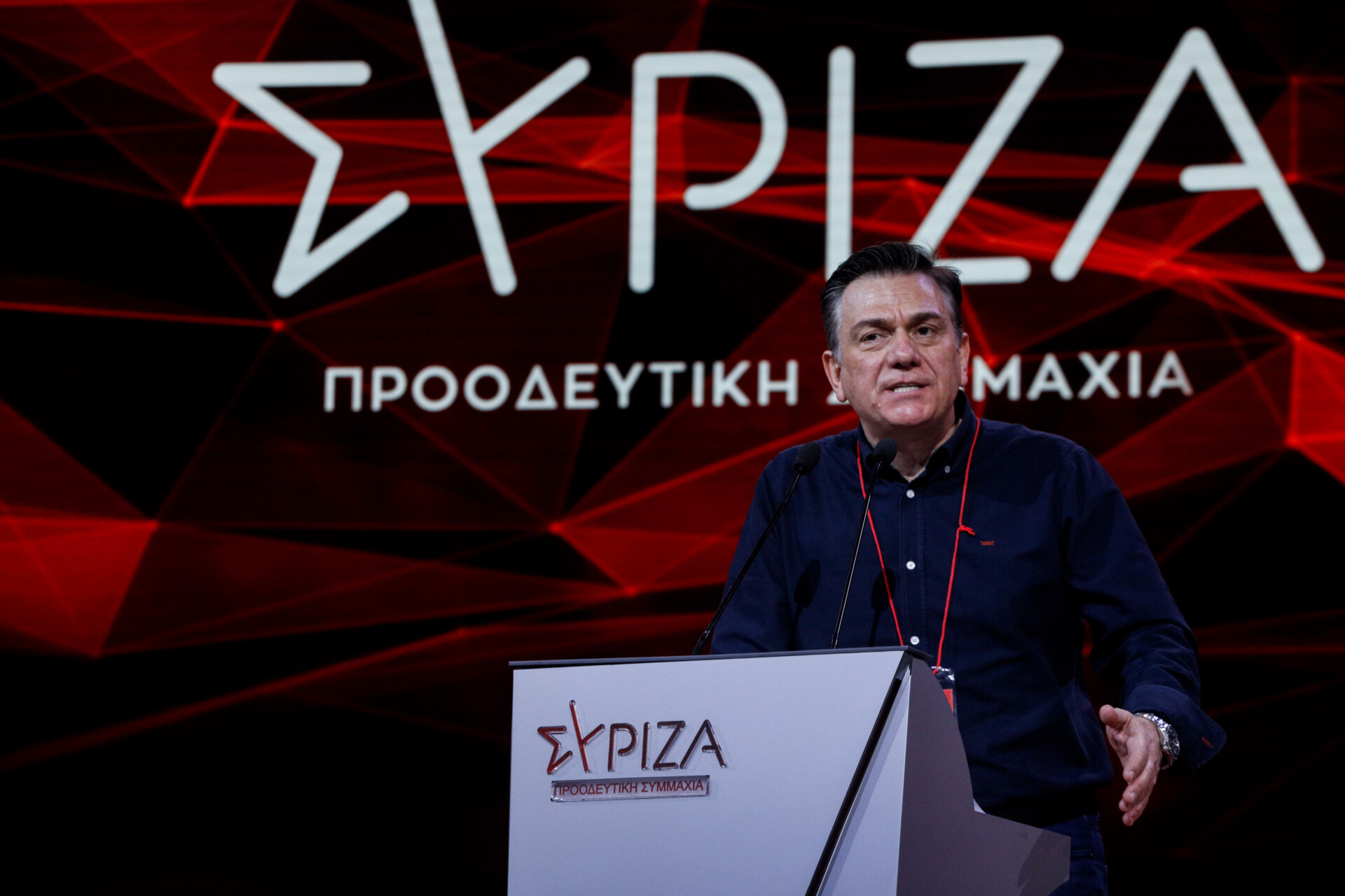 ΣΥΡΙΖΑ: Παραιτήθηκε ο Μωραΐτης από διευθυντής της ΚΟ