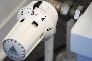 Επίδομα θέρμανσης 2025: Πότε μπαίνει η πρώτη δόση, ποιοι παίρνουν έως 1.200 ευρώ
