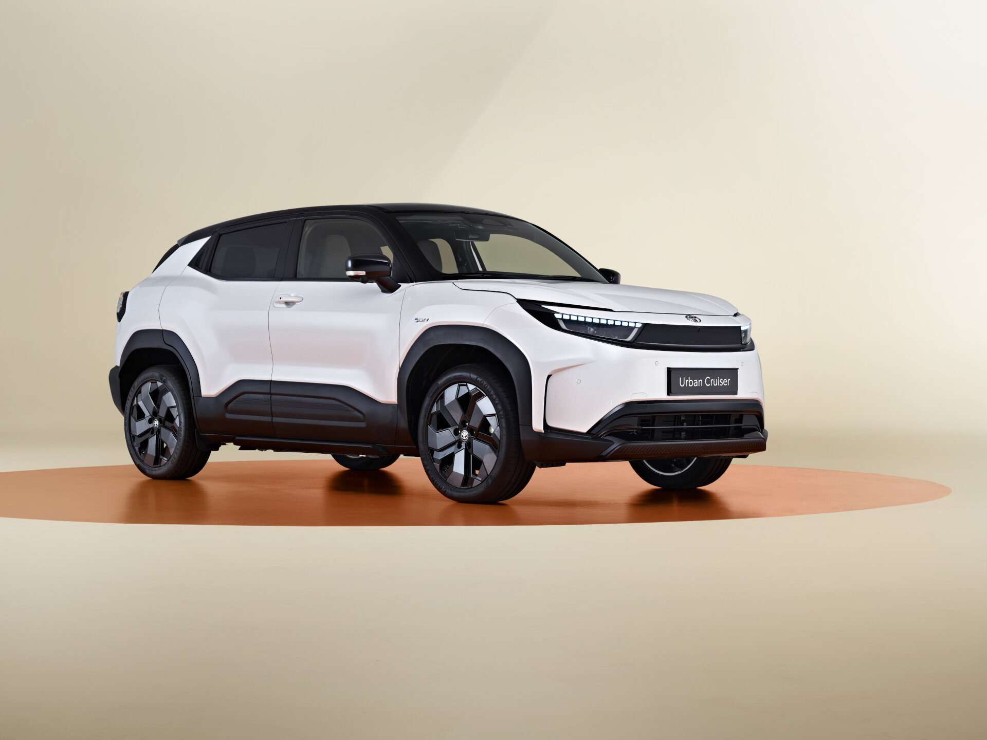 To Toyota Urban Cruiser επέστρεψε σε αμιγώς ηλεκτρική μορφή