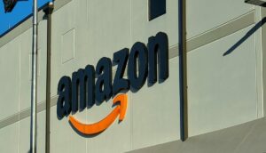 Amazon: Ξεπέρασε τις εκτιμήσεις με ώθηση από το cloud, αλλά πιέστηκε η μετοχή