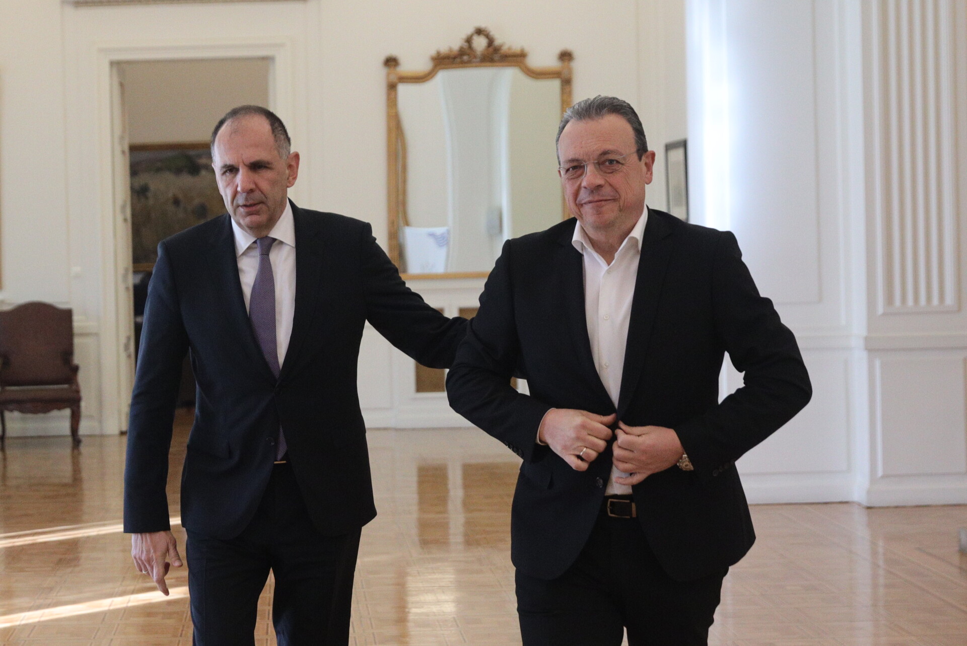 Φάμελλος: Συμβάλλουμε στον διάλογο για τα εθνικά θέματα