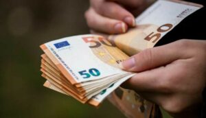 Μισθοί: Αυξήσεις άνω του 10% για 200.000 εργαζόμενους
