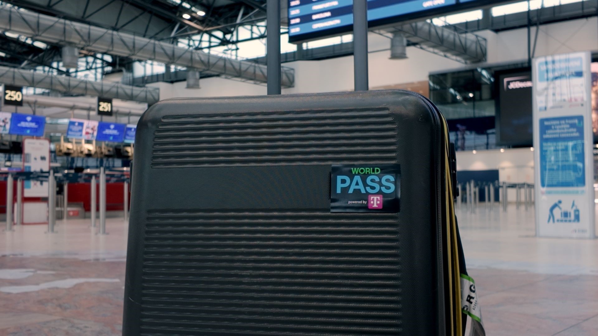WORLD PASS powered by Telekom: Αν έχεις τύχη… “διαβαίνεις” και ταξιδεύεις δωρεάν!