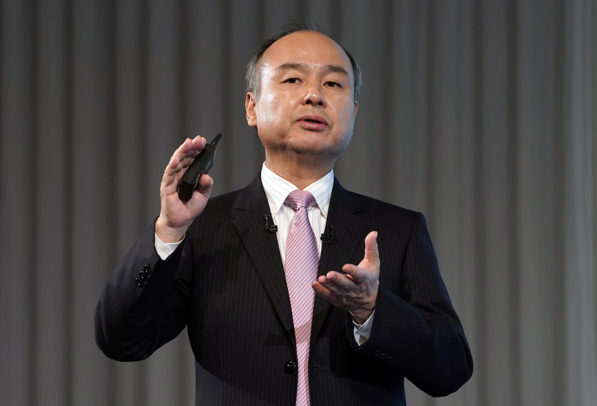 SoftBank: Πούλησε μετοχές T-Mobile 4,8 δισ. για ανάπτυξη τεχνητής νοημοσύνης