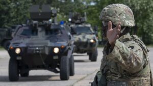 Washington Post: Η στρατιωτική ηγεσία προειδοποιεί τον Χέγκσεθ, στα όριά του ο αμερικανικός στρατός