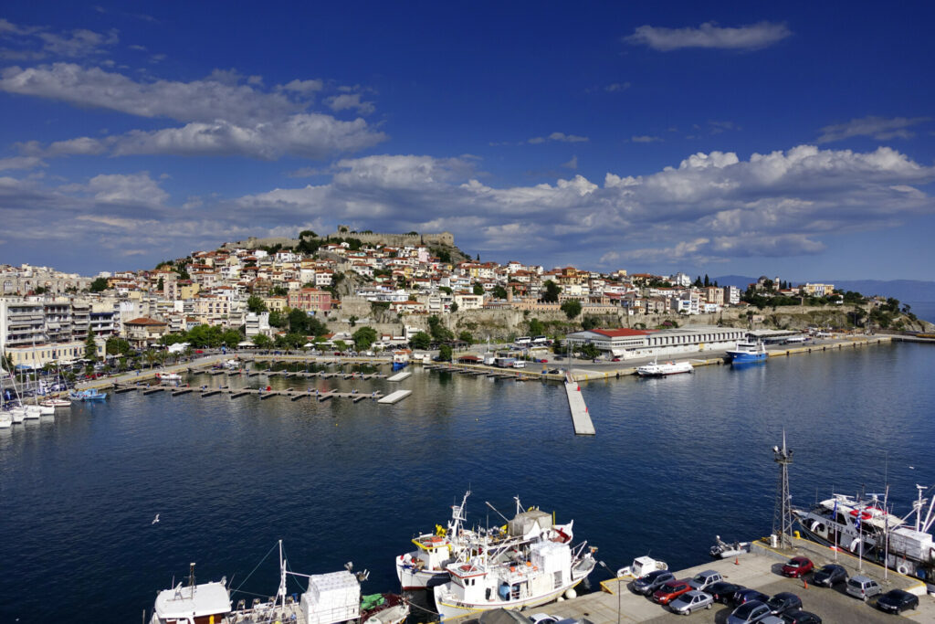 Το “σύνδρομο Λονδίνου” που απειλεί τα αμερικανικά ομόλογα, η Ουάσιγκτον που κάνει στρατηγικό λιμάνι πρώτης γραμμής την Καβάλα και οι απλήρωτοι λογαριασμοί της Αιγύπτου με φόντο τη Μονή Σινά