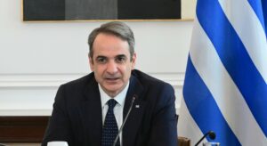 Οι τέσσερις κύκλοι του Μαξίμου, η “επανάσταση” Μητσοτάκη, η “υπονόμευση” στο Μεταφορών και η μάχη στα γκάλοπ για τη δεύτερη θέση μεταξύ Νίκου και Ζωής