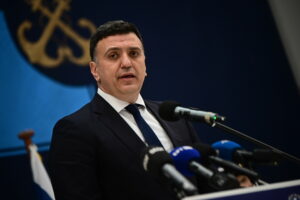 Οι ανακοινώσεις για τις μεταναστευτικές ροές, η αποτυχία του Λιμενικού, η εμπλοκή του Πολεμικού Ναυτικού, τα ρουσφέτια για τα βοσκοτόπια και η διαμάχη Μετρό-ΑΒΑΞ