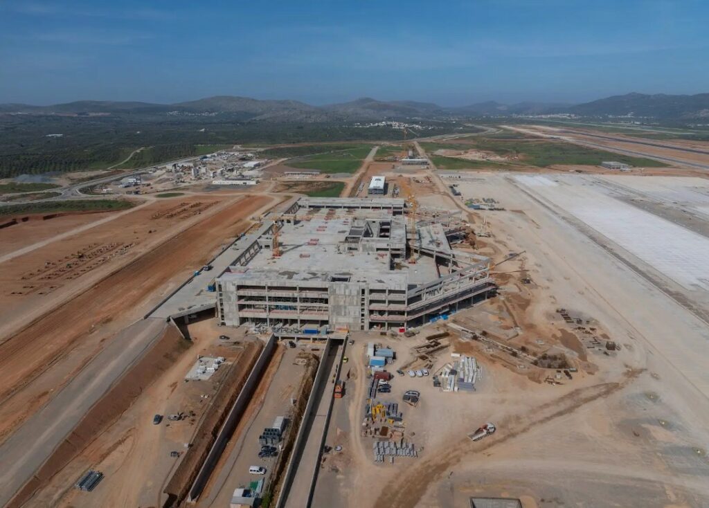 Επενδύσεις άνω των 3,5 δισ. ευρώ αλλάζουν τα ελληνικά αεροδρόμια
