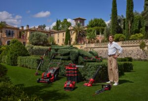 Η Einhell απογειώνει την απόδοση με νέα 360° καμπάνια και τον George Russell της Mercedes