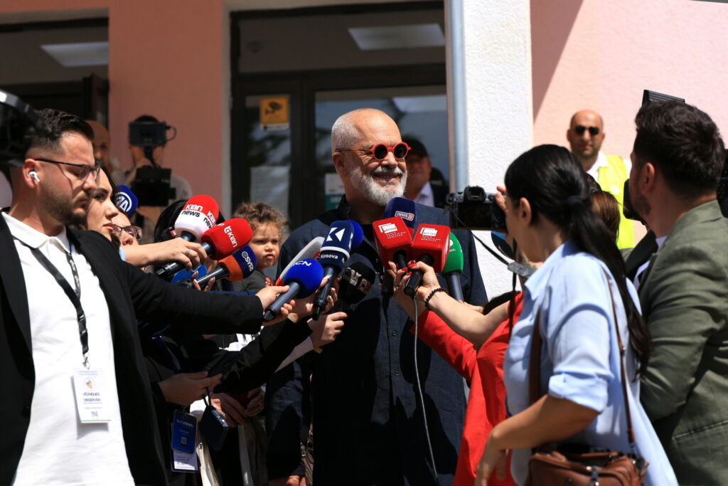 Αλβανία: Πάει για τέταρτη θητεία ο Έντι Ράμα, προηγείται με 53%