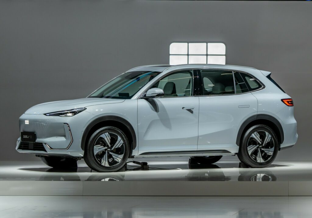 Geely Automobile: Κέρδη 2,04 δισ. ευρώ το 2024, αύξηση 240%